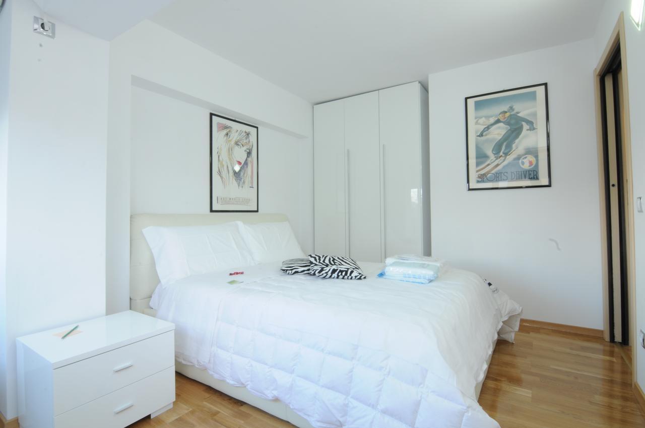 White Dream Suites Iasi Ngoại thất bức ảnh
