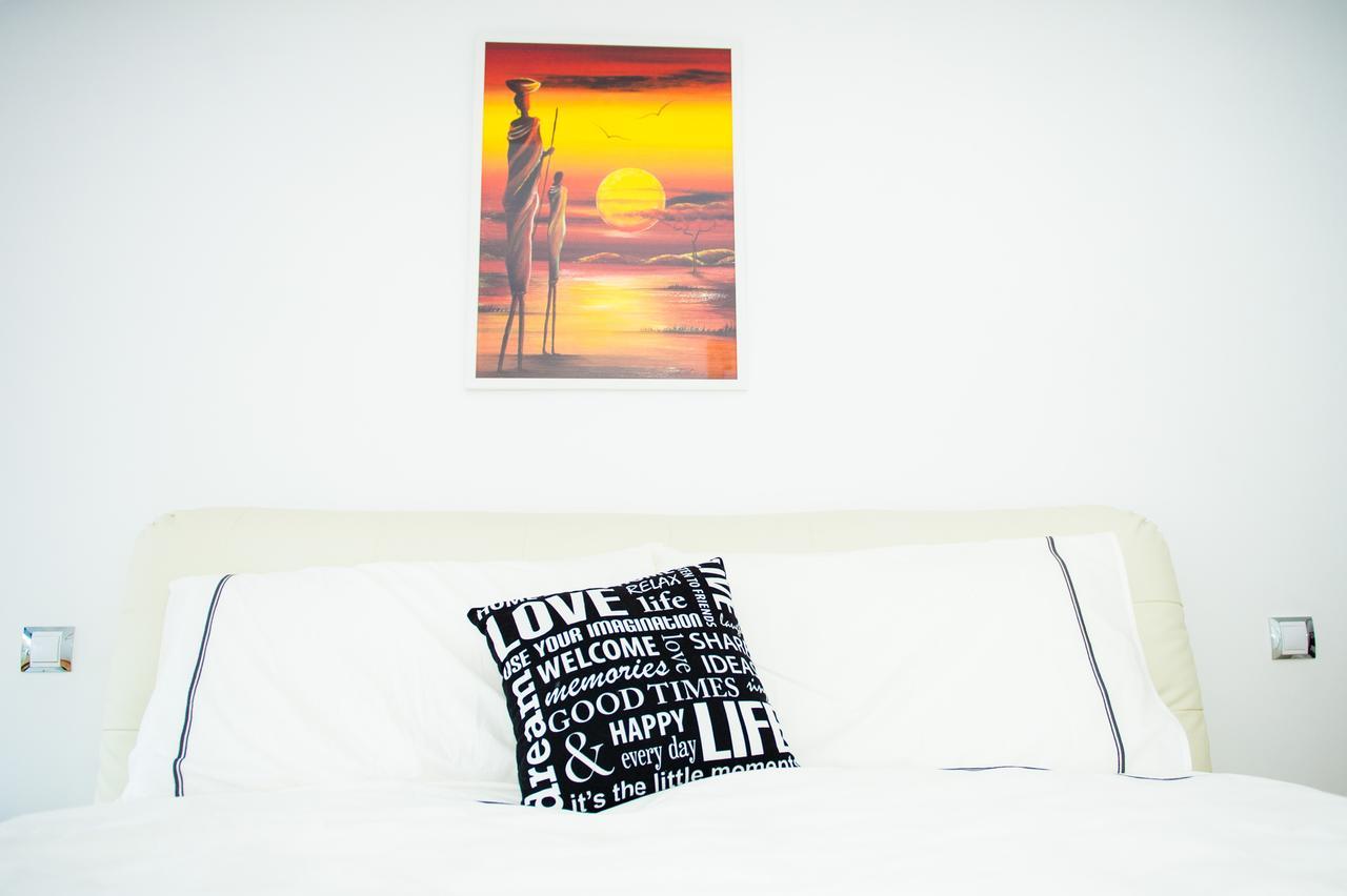 White Dream Suites Iasi Ngoại thất bức ảnh